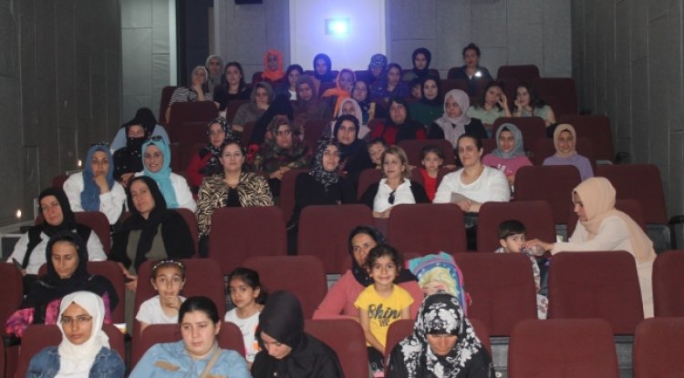 Viranşehir'de Annelere sinema etkinliği düzenlendi