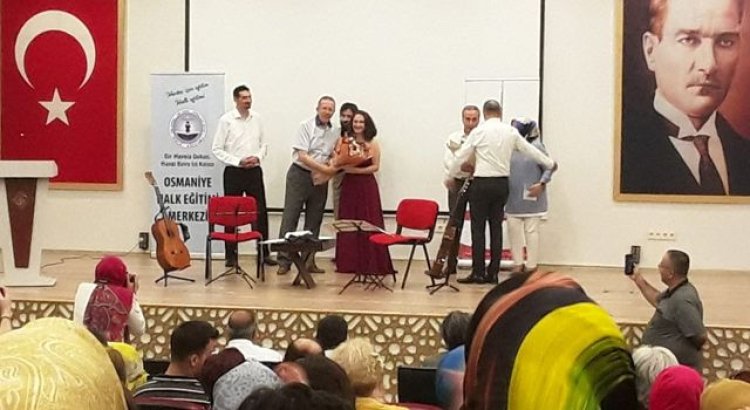 İki gitar Klasik Müzik konseri Osmaniye'de duygulu anlar yaşattı