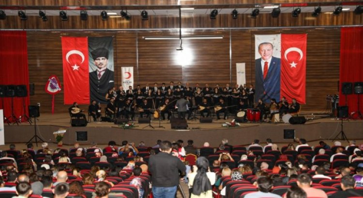 Türk Halk Müziği konserine yoğun ilgi