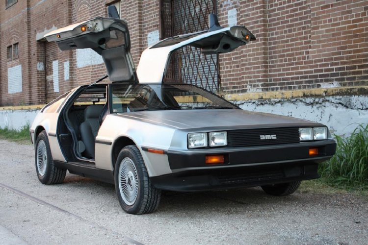 Geleceğe Dönüş Filminin İkonik Araba Markası DeLorean, NFT ve Metaverse Odaklı Marka Başvurusu Yaptı