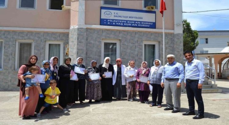 Salihlide kursiyerler, katılım belgelerini aldı