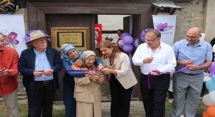 128 yıllık tarihi eve En İyi Korunan Ev Ödülü plaketi çakıldı