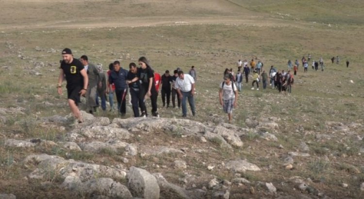 Geçmişi 3 bin yıla dayanan Zernaki Tepeye farkındalık yürüyüşü