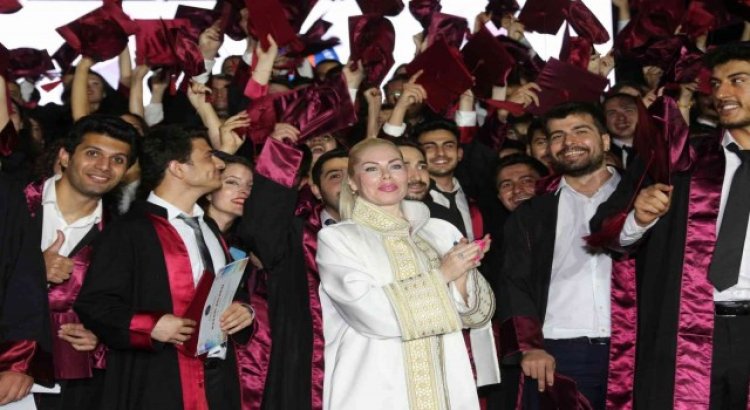 Akdeniz Üniversitesi Tıp Fakültesinden 438 hekim mezun oldu