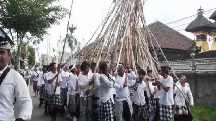ENDONEZYA – Bali’de kötü şanstan arınma ritüeli düzenlendi