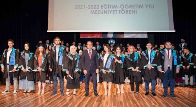 SÜ Uluslararası İlişkiler Bölümünden 219 öğrenci mezun oldu
