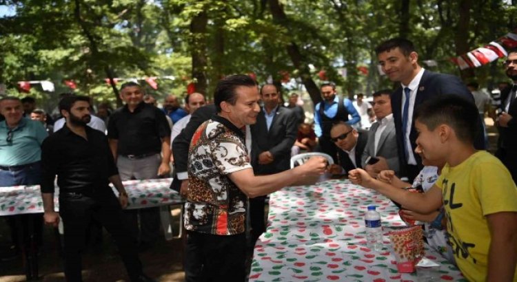 Başkan Yazıcı Hemşehri Derneklerinin pikniklerine katıldı, halay çekti