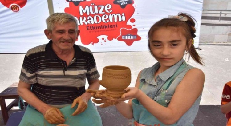 Minikler ilk kez çömlek sanatıyla tanıştı