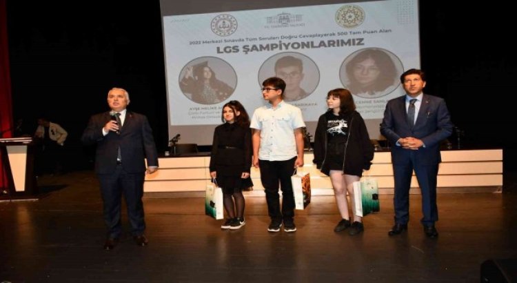 Türkiye birincisi olan Tekirdağlı gençler ödüllendirildi