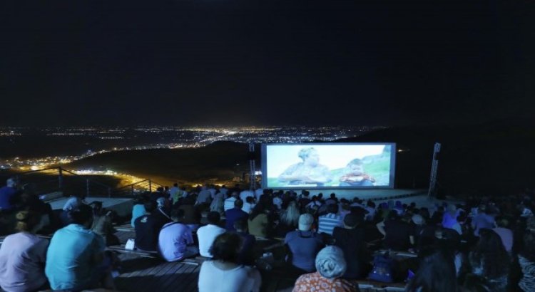 Mardinde açık hava sinema keyfi başladı