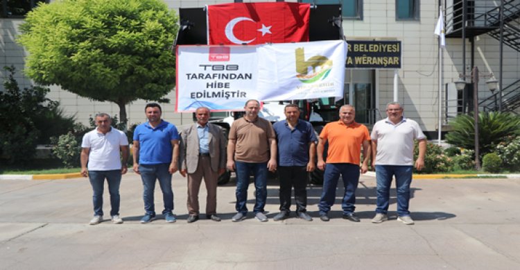 Türkiye Belediyeler Birliği’nden Viranşehir Belediyesine kepçe hibe edildi