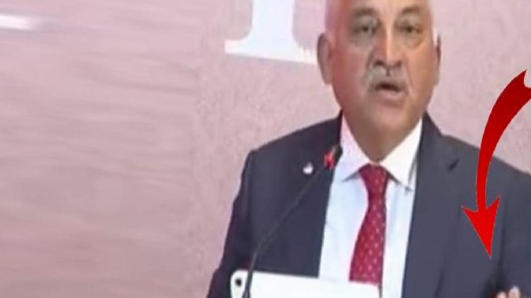 TFF Başkanı Mehmet Büyükekşi’nin basın toplantısında yaptığı hareket ortalığı ayağa kaldırdı