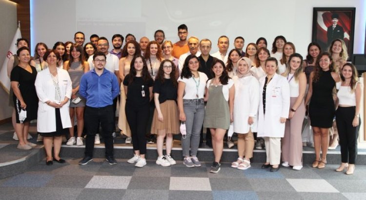 Son sınıf tıp öğrencilerine ‘akademik yıla merhaba töreni