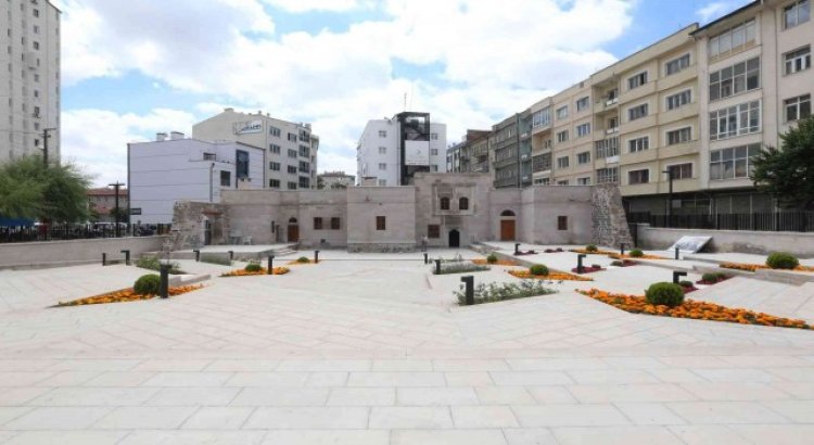 Tarihine sahip çıkan Kayseri Büyükşehirin 7 projesine özel ödül