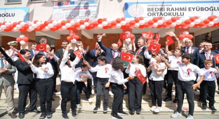 Trabzonda öğrenciler ders başı yaptı