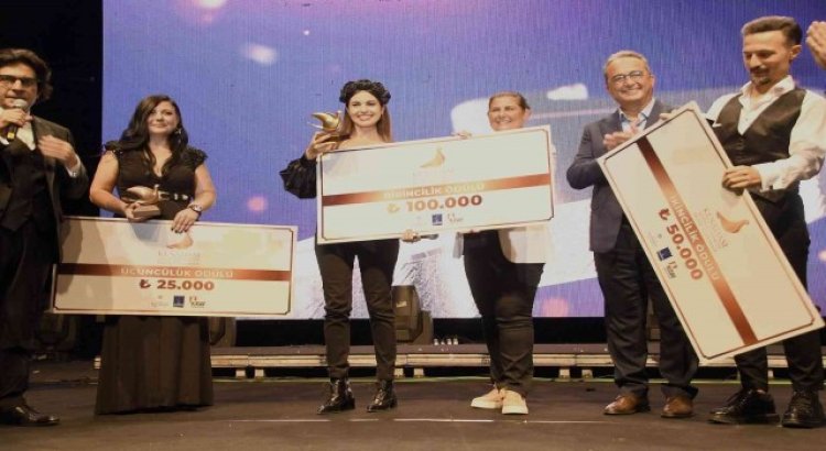 Altın Güvercinin yeni sahibi Merve Demirci: ‘Türk Pop Müziğinin en prestijli ödülüne layık gösterilmek mutluluk verici