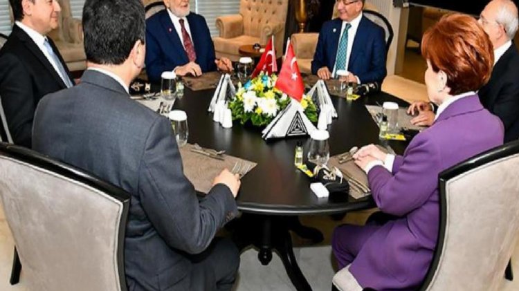 Davutoğlu’na katıldığı yayında açık açık “6’lı masada Kılıçdaroğlu’nun adaylığına yönelik blokaj var mı?” diye soruldu