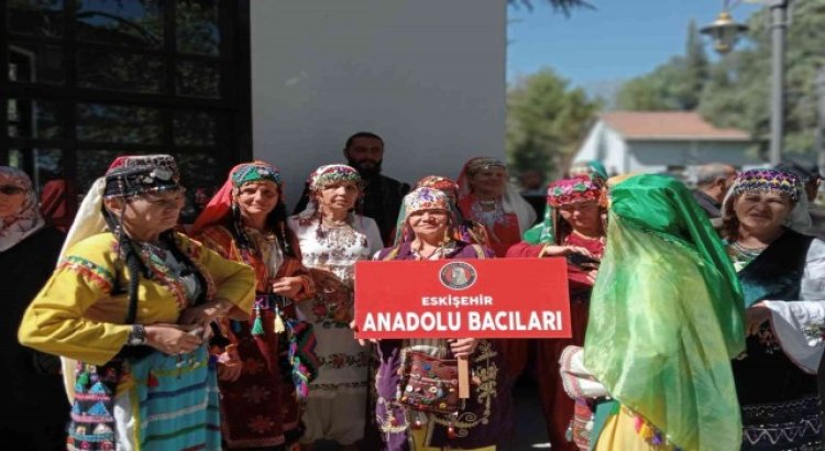 Söğütte ‘Kahraman Türk Kadınları tiyatro gösterisini sundular
