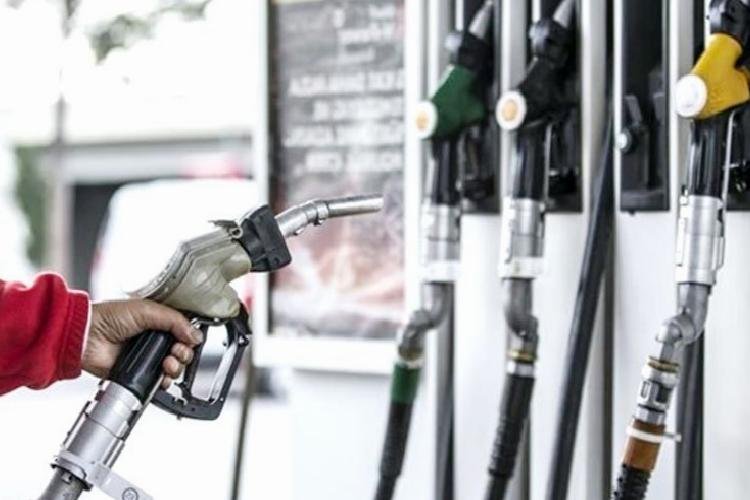 Motorine 1,76 lira indirim geldi, litresi 23 lira seviyelerine düştü