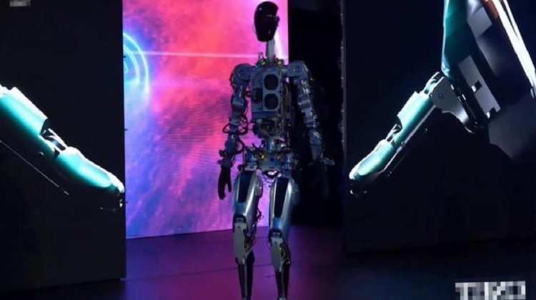 Elon Musk, insansı robotu Optimus’u dünyaya tanıttı