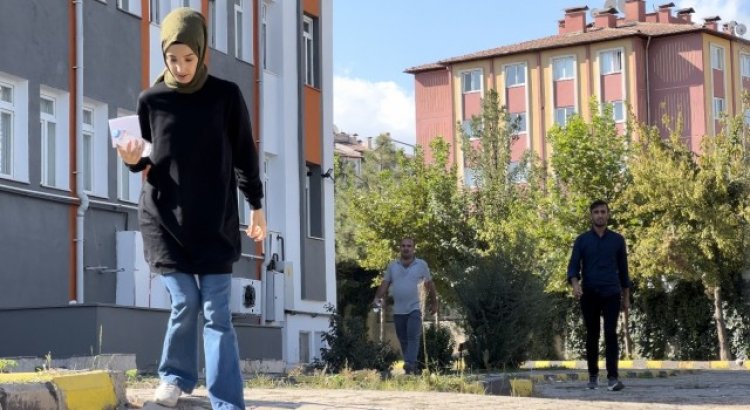 Diyarbakırda üç öğrenci sınavı 1 dakika ile kaçırdı