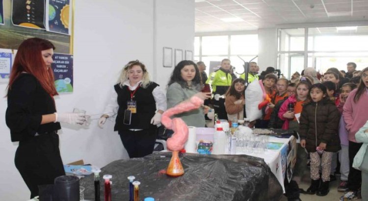 Sinopta çocuklar bilimi eğlenerek öğreniyor