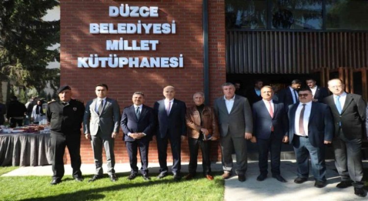 Millet kütüphanesi kapılarını açtı