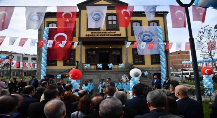 Trabzonun ilk Gençlik Kütüphanesi açıldı