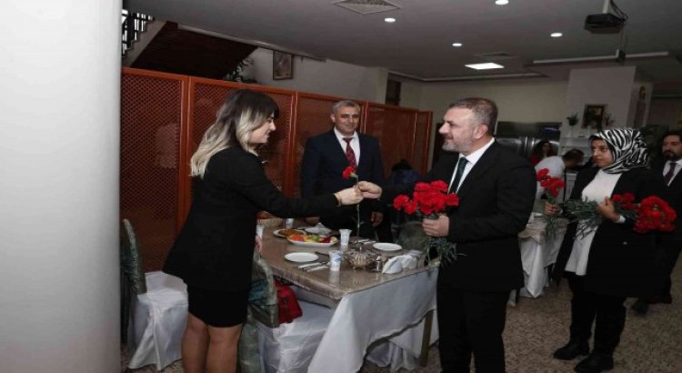 Sincan Belediye Başkanı Ercan, öğretmenlerle bir araya geldi