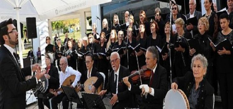 Faal Yaşlı Merkezi TSM Korosu emekliler için konser verdi