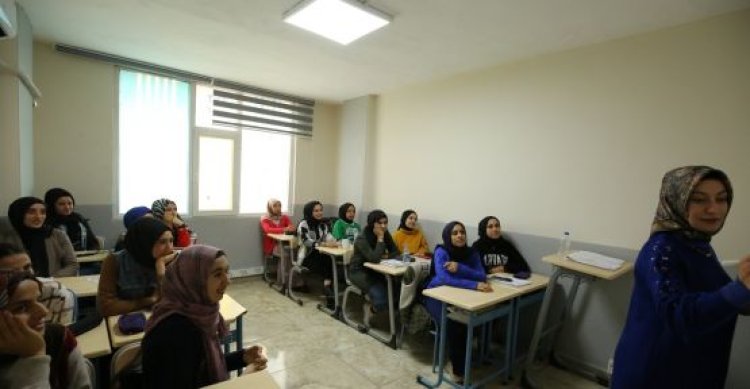 Eyyübiye Belediyesi Yenice Sınav Hazırlık Merkezi Öğrenci Kabulüne Başladı