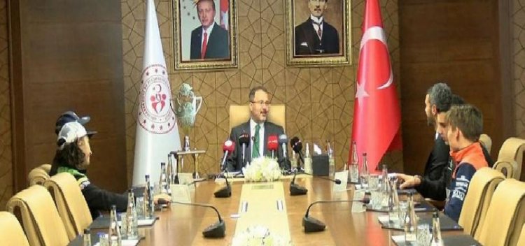 Gençlik ve Spor Bakanı Mehmet Muharrem Kasapoğlu ulusal motosikletçileri kabul etti