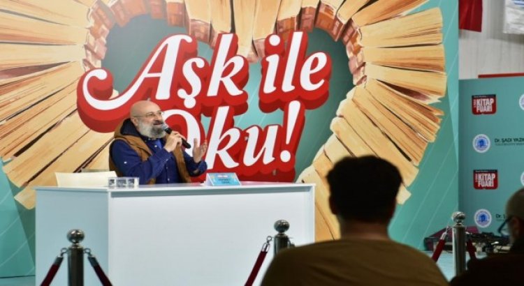 Gazeteci Hikmet Genç: “Recep Tayyip Erdoğan insanlara genetik kodlarını hatırlatıyor”