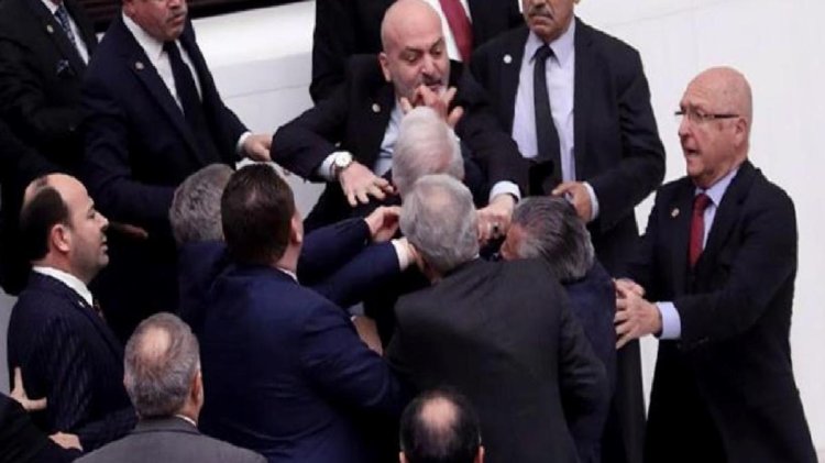 Meclis’teki arbedede yaralanarak ağır bakıma kaldırılan GÜZEL Partili Örs’ün hayati tehlikesi devam ediyor