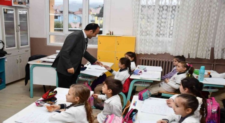 Başkan Ustadan öğrencilere yerli malı haftası hediyesi