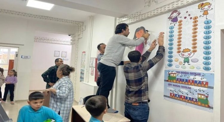 Hisarcık Atatürk İlkokulu koridorları matematikle hayat buluyor