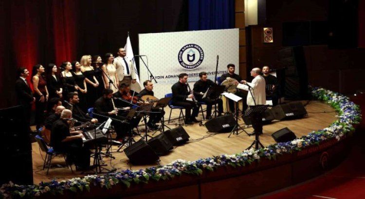 ADÜ Türk Sanat Müziği Korosu İstanbul Şarkıları konseri gerçekleşti