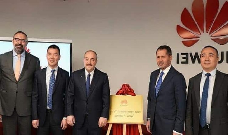 Huawei Türkiye’nin Ankara’daki yeni Ar-Ge Merkezi Bakan Varank tarafından açıldı