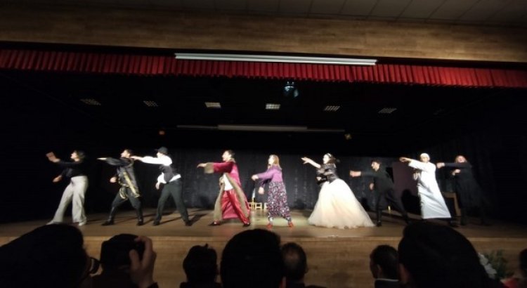 Sahne Tiyatrosu, Erzincanda 2023 yılının üçüncü tiyatro perdesini açtı