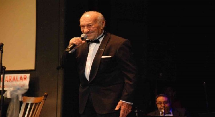 Mustafa Sağyaşar 70. sanat yılını Adanada konserle kutladı