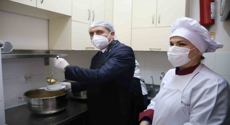 İzmirde ücretsiz yemekten 79 bin 355 öğrenci faydalanacak