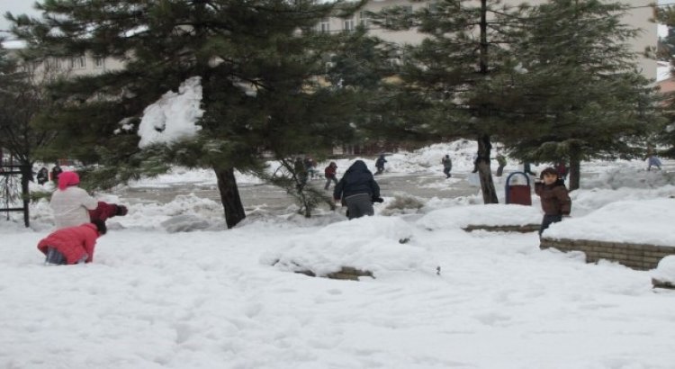 Kütahyada okullara 1 gün kar tatili