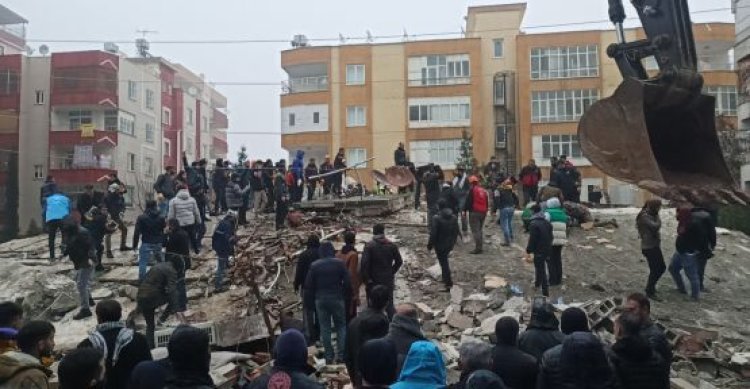 Vali Ayhan açıkladı: Depremde 18 kişi hayatını kaybetti, 30 kişi yaralandı