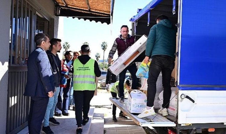 Belediye’ye gelen yardımlar koordinasyon merkezine teslim edildi