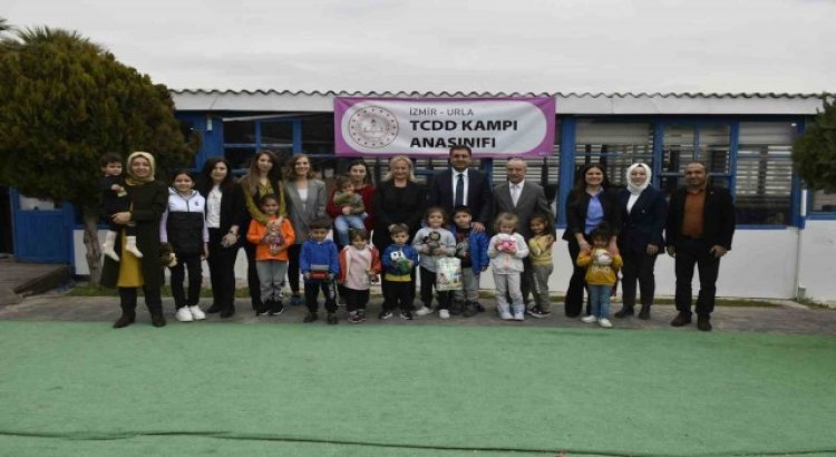 İzmirdeki depremzede çocuklar, gönüllü öğretmenlere emanet