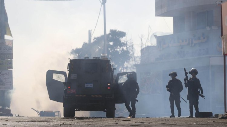 Filistin: İsrail, Ramallah’taki sağlık kompleksine göz yaşartıcı gazla saldırdı