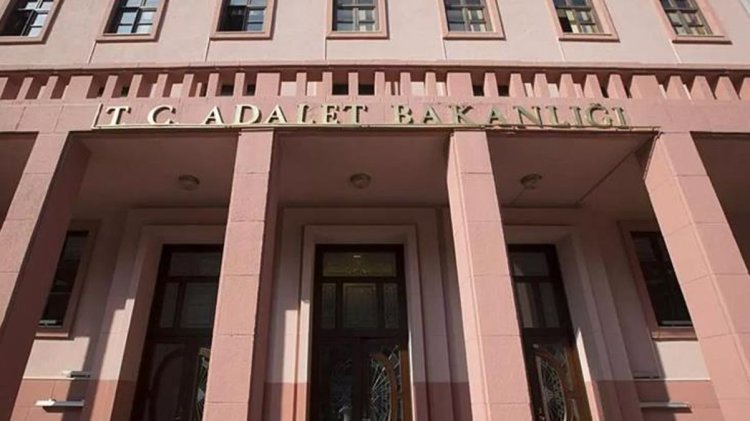Adalet Bakanı Bozdağ, depremzedelerle iftar yaptı Açıklaması