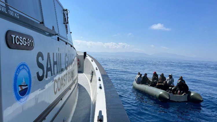 Yunanistan’ın ölüme terk ettiği 16 düzensiz göçmen kurtarıldı