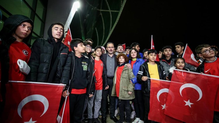 Bakan Kasapoğlu Türkiye-Hırvatistan maçını depremzede çocuklarla izleyecek