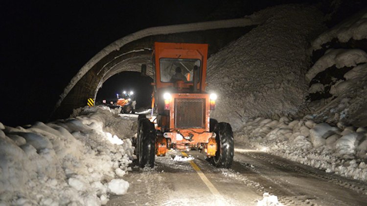 TunceliErzincan kara yolu yoğun kar nedeniyle trafiğe kapatıldı